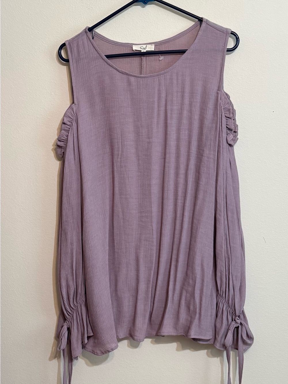 Easel Pleated Cold-Shoulder Tunic Top in Lilac L